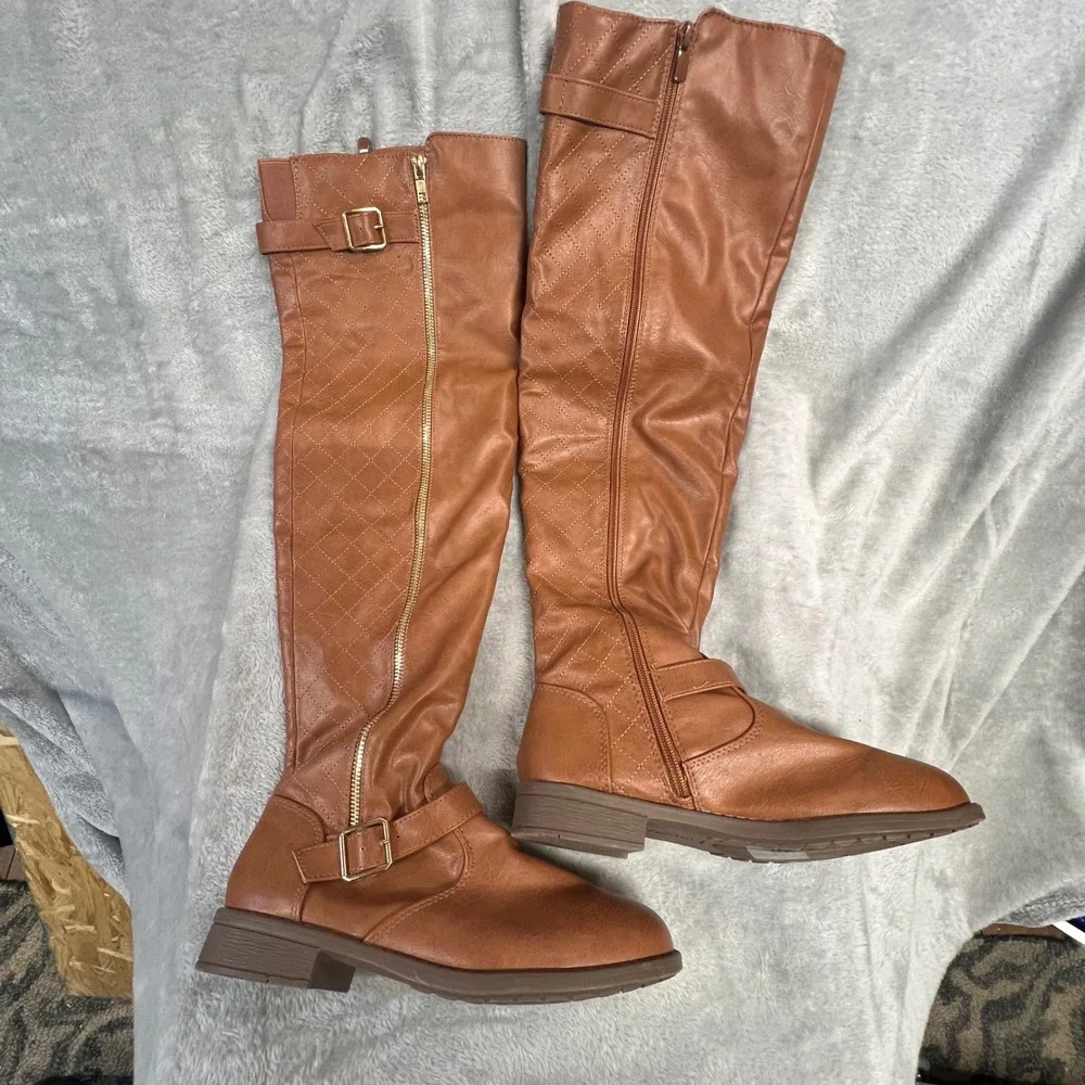 NWOT Forever 21‎  Size 7 Brown Quilted Faux Leather Knee High Riding Boots